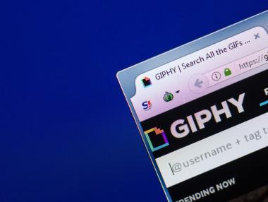 Принудена от регулатора Meta продава Giphy