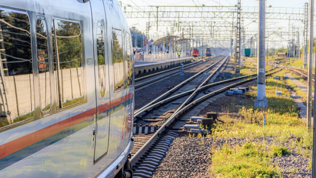 Вечерни новини: Жалби срещу поръчките за нови влакове; Българският карго дрон полетя
