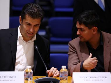 „Емоционално нестабилен“: ПП се обърна срещу Радостин Василев