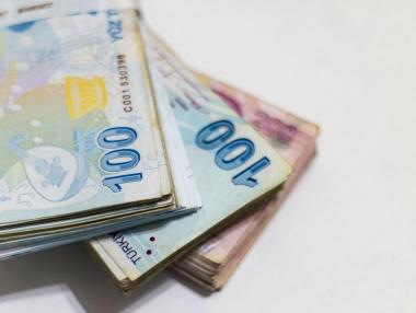Турската лира се обезцени рекордно спрямо долара