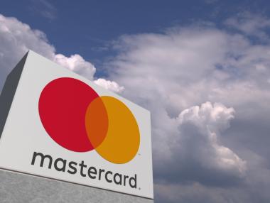 UniCredit и Mastercard разширяват партньорството си при разплащанията