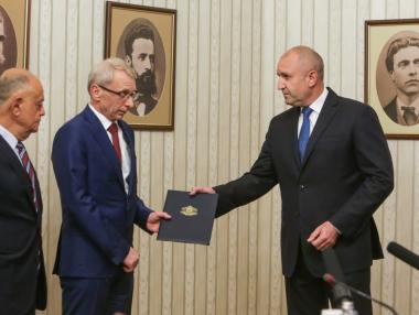 Президентът призова Денков да върне мандата неизпълнен