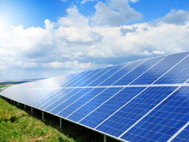 Кои са причините цената на тока в България да пада до 0 лева?