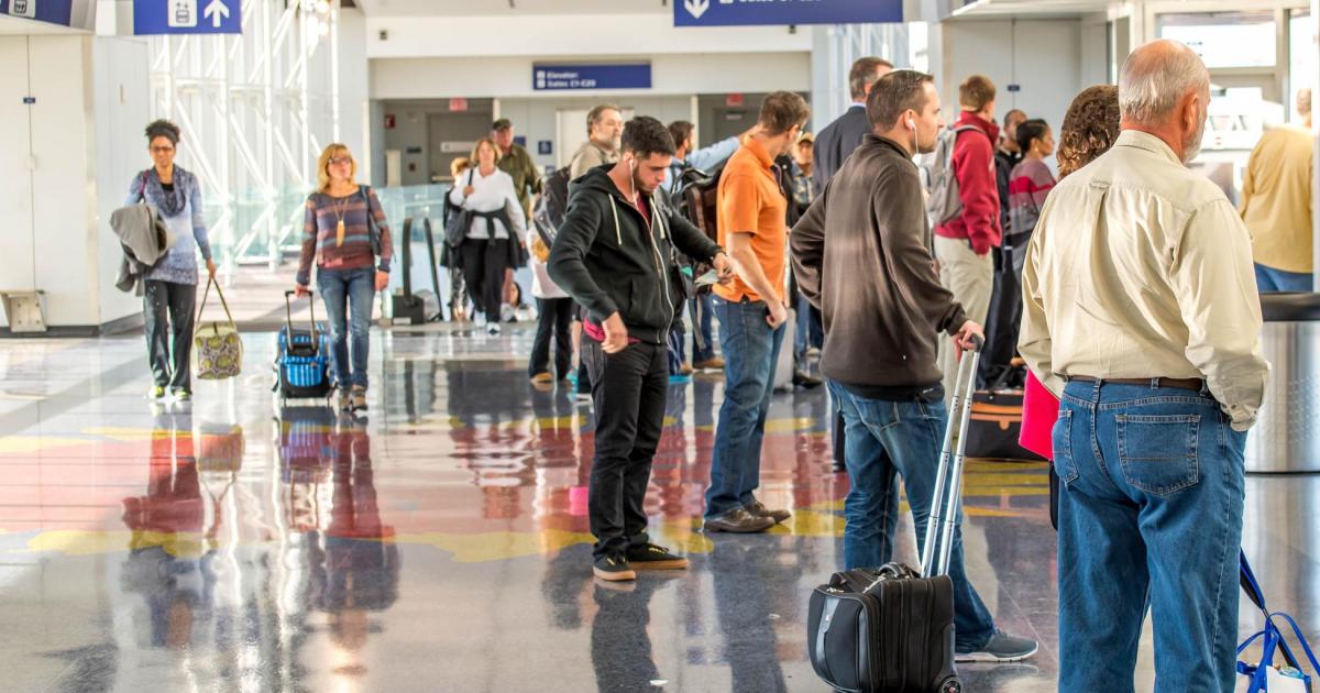 Националната авиокомпания на Нова Зеландия предприема нетрадиционен метод за проследяване