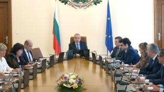 Вечерни новини: Кабинетът предлага удължаване на бюджета; ГЕРБ със съвет към ПП-ДБ