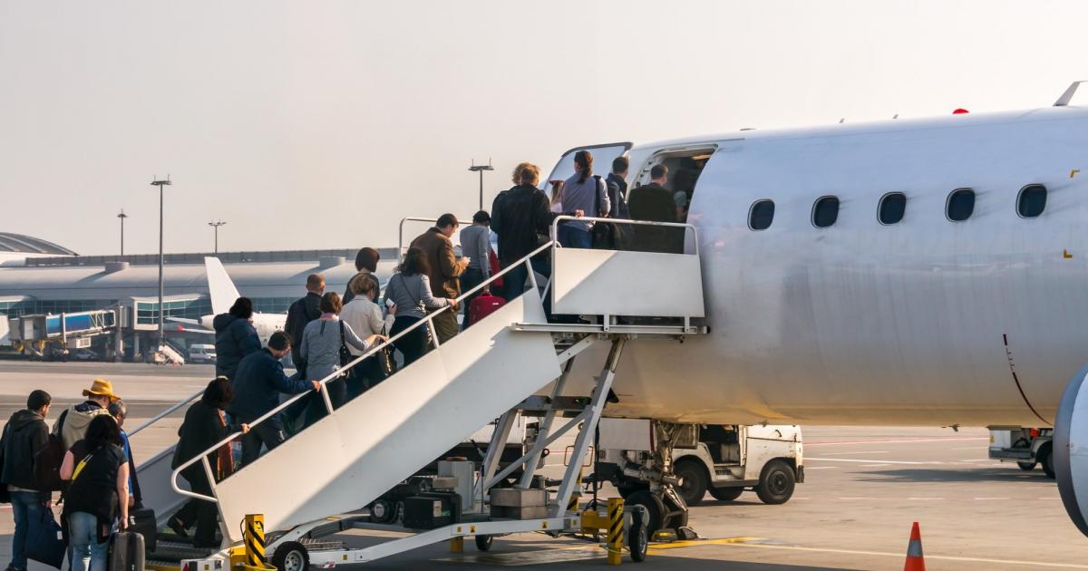 Пътуването до желани далечни дестинации невинаги е лесно и евтино,