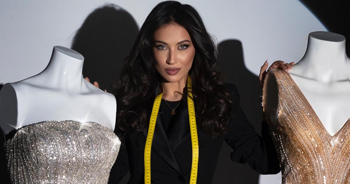 Неуспешните опити да намери перфектната рокля за своя абитуриентски бал,