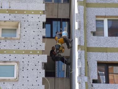 МРРБ отвори втория етап на програмата за саниране