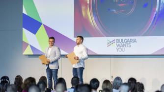 България те иска: 92% от българите виждат развитието си в родината