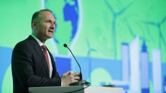 България предлага на ЕК да удвои ангажимента си за нови ВЕИ мощности