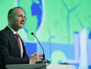 България предлага на ЕК да удвои ангажимента си за нови ВЕИ мощности