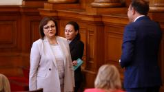 Депутатите отказаха да вдигнат минималната работна заплата в България от