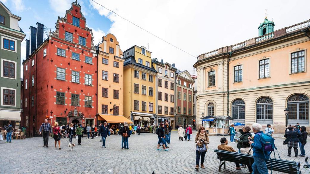 Шведите може да се обърнат към еврото след почти рекордно дъно за кроната