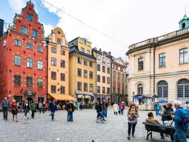 Шведите може да се обърнат към еврото след почти рекордно дъно за кроната
