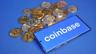 Финансовият регулатор в САЩ атакува криптоборсата Coinbase