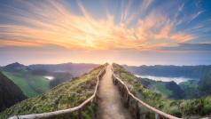 Най големият остров на Азорите автономен архипелаг разположен в средата на