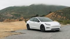Американският производител на електрически автомобили Tesla преговаря с местната власт