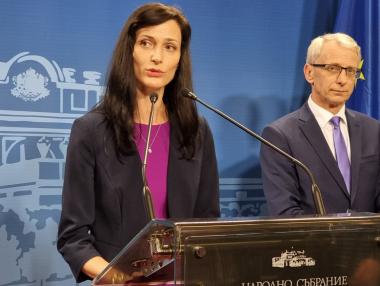 Денков отстъпи на Габриел архивите, ядреното регулиране и закрилата на децата