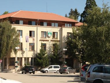 Общините станаха още по-зависими от централния бюджет през 2022 г.