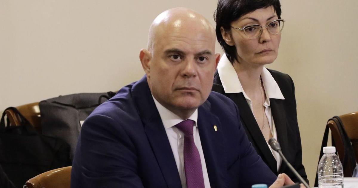 Пленумът на Висшия съдебен съвет гласува да освободи предсрочно от длъжност главния прокурор Иван