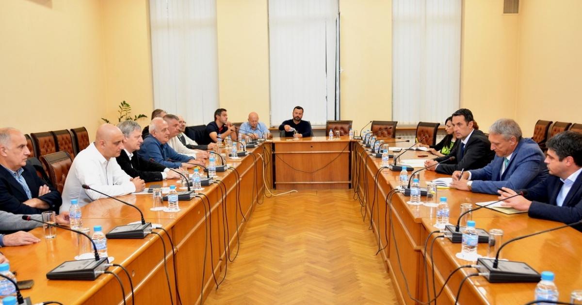 Таксиметровият бранш поиска от новия транспортен министър Георги Гвоздейков да