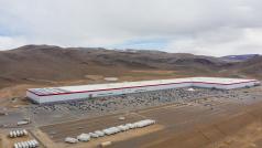 Японският автомобилен производител Toyota започва да използва технологията на Tesla