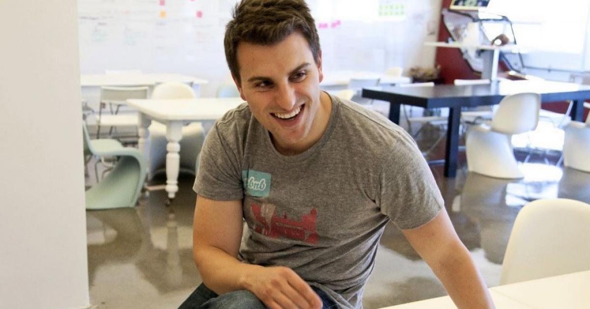 Преди да основе Airbnb, Браян Чески посещава училище по изкуства.