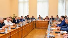 Новият транспортен министър Георги Гвоздейков проведе среща с транспортния бранш