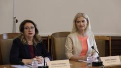 Новият редовен министър на туризма Зарица Динкова обеща активна работа