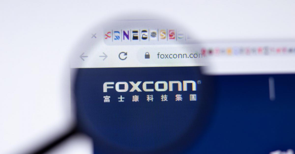Производителят на iPhone, Foxconn, отправя поглед към електромобилите. В ексклузивно