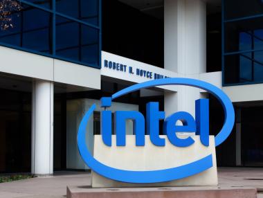 Intel инвестира $4.6 млрд. в нов завод за чипове в Полша