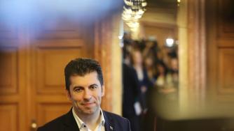 Вечерни новини: Кирил Петков се отказа от имунитета си; Intel с нов завод за чипове в Полша