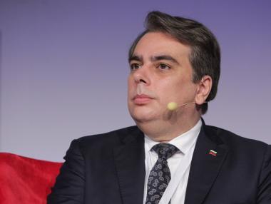 Вечерни новини: Асен Василев щрихира бюджета; България продължава да изостава от Румъния