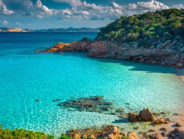 Свръхтуризъм: Сардиния въвежда такси, глоби и забрана за хавлии