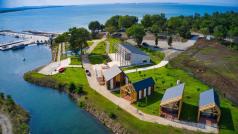 Упражняването на креативни дейности мисленето извън кутията и внасянето на