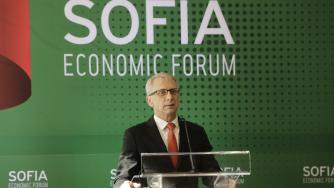 Кабинетът бърза да финализира плановете за въглищните региони