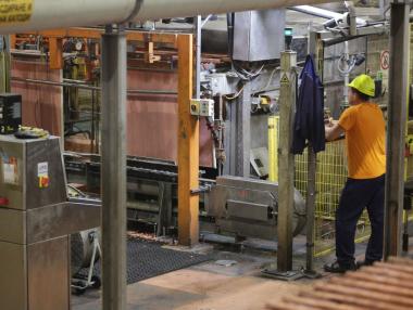 Големите фирми в България няма да могат да плащат заплати в брой