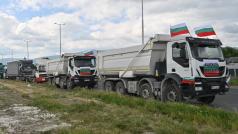 Заплашена от протести и недоволство новата власт ще направи поредни