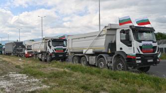 Кабинетът ще намалява тол таксите за превозвачите