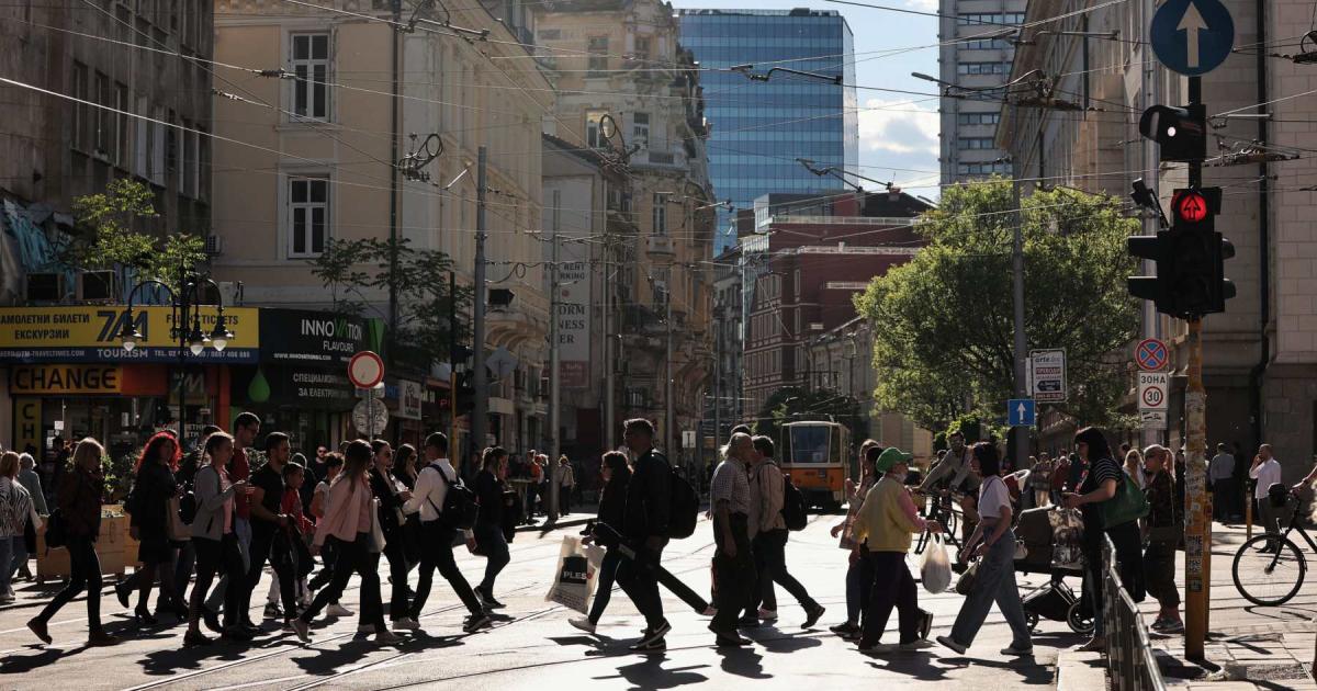 Второто полугодие на годината започва за България с все още