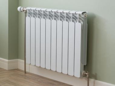 КЕВР остави цените на парното почти без промяна