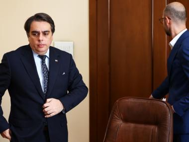 Новините от седмицата: Василев разбърка бизнеса през бюджета; Тежко време за българския туризъм