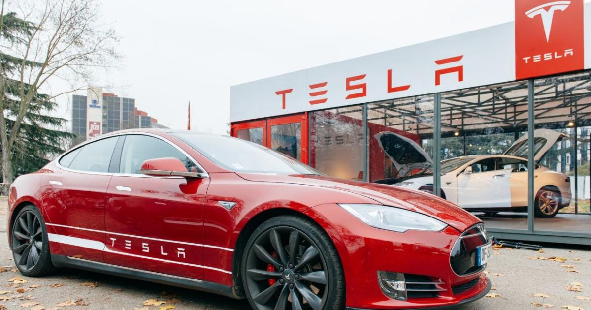 Tesla надмина очакванията през второто тримесечие на 2023 г., като