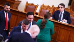 Депутати от парламентарните групи на ГЕРБ ДПС и Има такъв