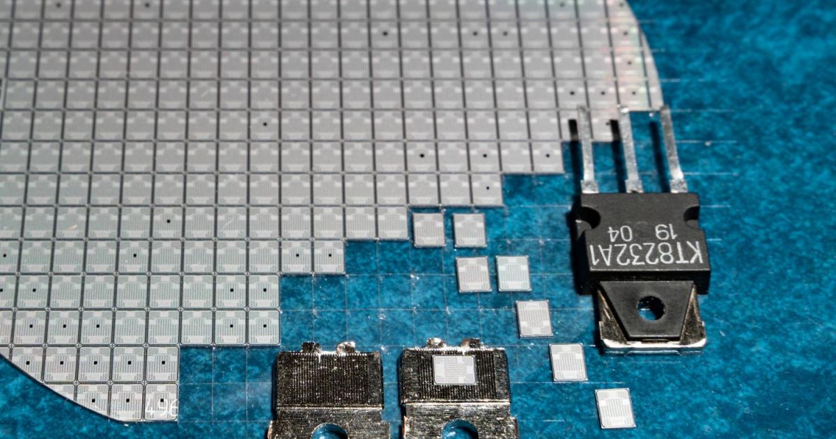 Китай заяви в понеделник, че от 1 август налага ограничения