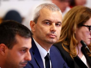 Правната комисия отхвърли референдума за еврото