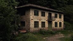 Там сред боровете върховете на Родопа и сред онзи въздух