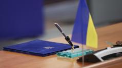 Българският парламент подкрепи влизането на Украйна в НАТО със специална