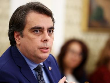 Асен Василев обещава нови политики и реформи след три месеца