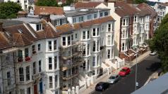 Цените на жилищата във Великобритания отбелязаха най силния си спад от